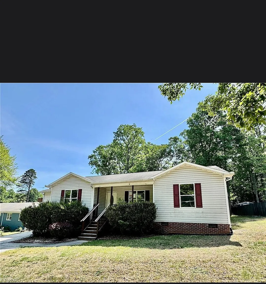 3 bed, 1227 sqft, $1,650 — Photo 4