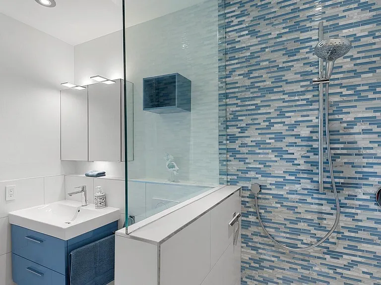 3001 John Anderson Dr — Photo 23