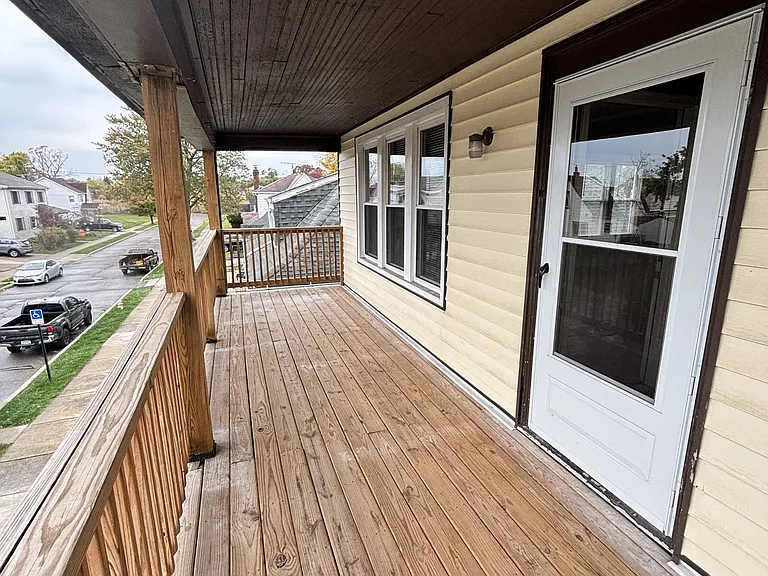 168 Bondie St — Photo 12