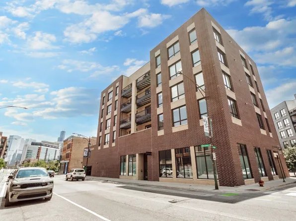 680 N Milwaukee Ave APT 305, Chicago, IL 60642