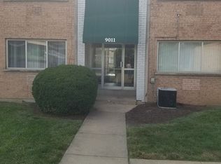 9011 Olive Blvd APT 1B, Saint Louis, MO 63132