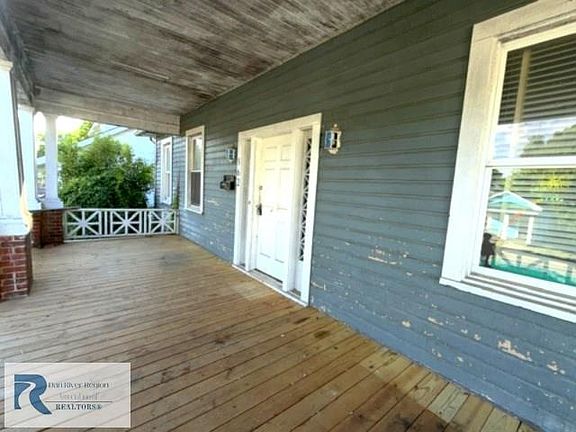 2nd image of 862 Stokes St