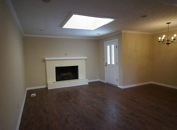 5th image of 2572 Pamela Dr