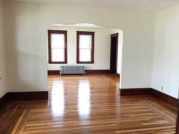 4th image of 35 Dorman Ave