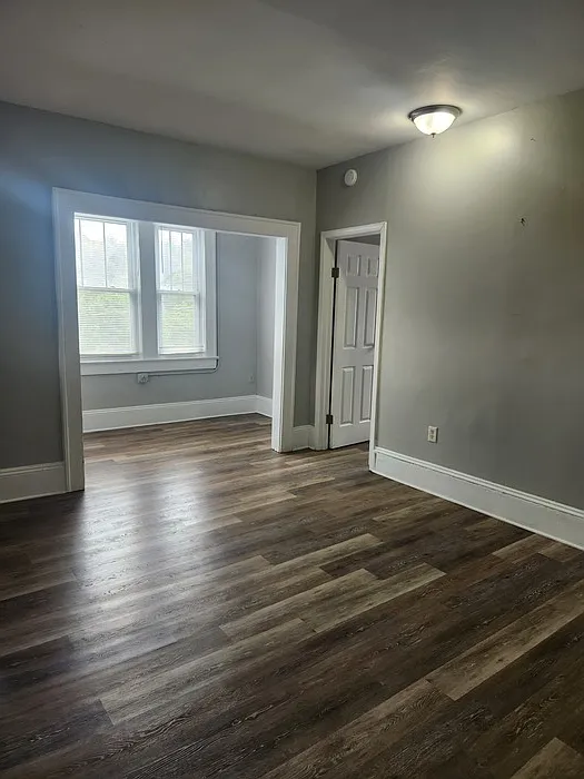 2 bed, 1.0 bath, $1,050 — Photo 4