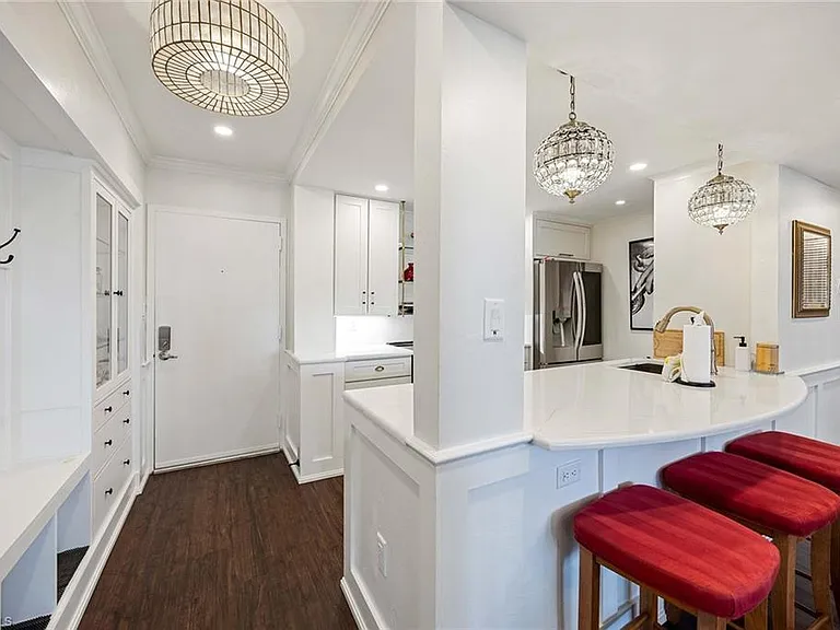 555 Park Shore Dr #B-408 — Photo 6
