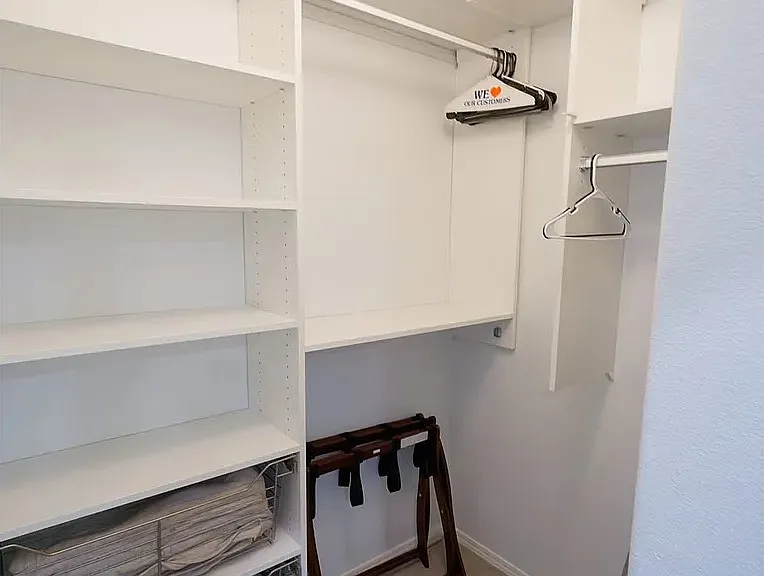 Primary suite closet