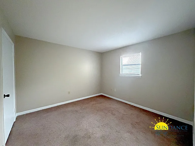709 Green St #B — Photo 7