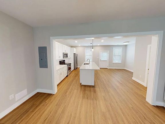 5th image of 3307 Cutshaw Ave #D