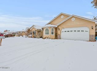 301 Robart Ln, Toppenish, WA 98948