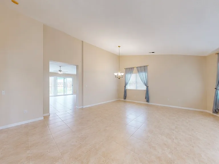 946 Sandy Way — Photo 14