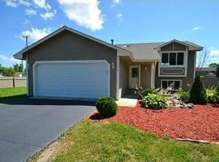 7196 Sunrise Dr, Lino Lakes, MN 55014