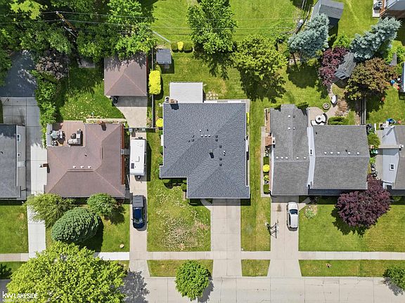5th image of 34265 Greentrees Rd