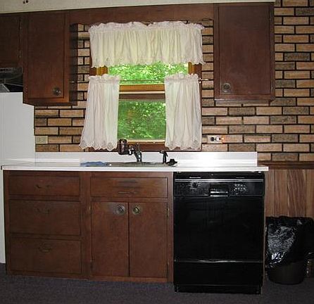 5th image of 22 N Wood St