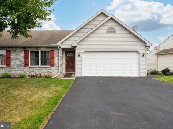2163 Weeping Willow Ln, Mount Joy, PA 17552