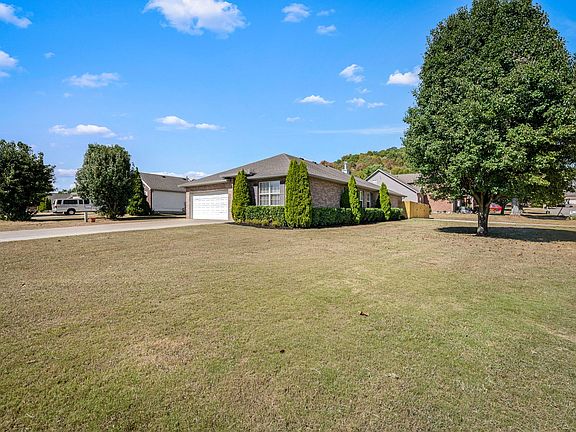 5th image of 2163 Spring Hill Cir