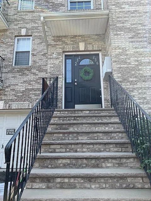 3 bed, 1425 sqft, $2,850 — Photo 2