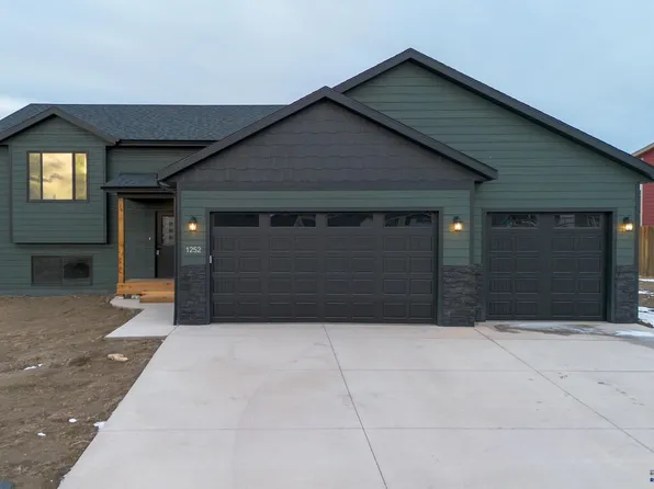 1252 Kodiak Dr, Box Elder, SD 57719