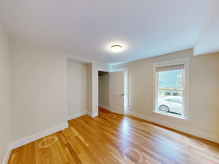 423-429 Franklin Street — Photo 12