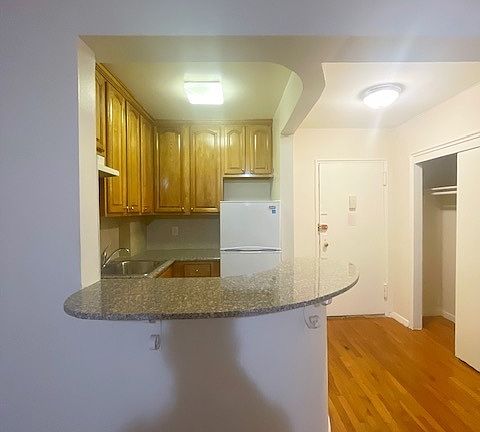5th image of 49 Gelston Ave #44