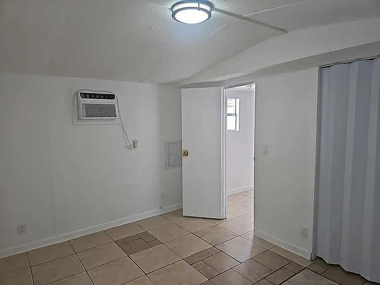 12401 W Okeechobee Rd #C — Photo 10