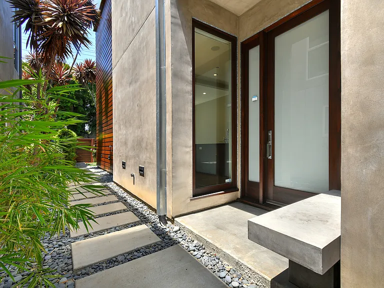 744 Marine St — Photo 5