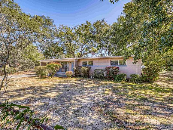 2nd image of 601 Woodland Dr
