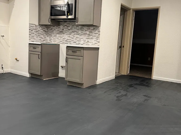 220 S Valley Center Ave — Photo 3