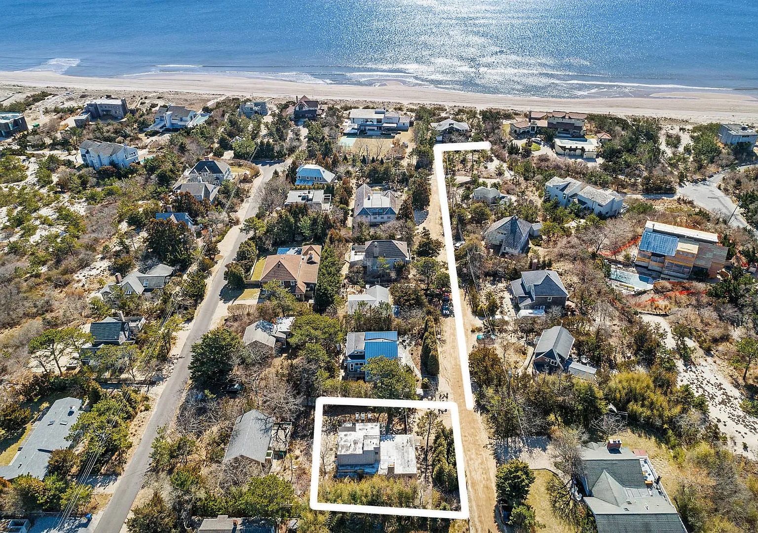 Amagansett Dunes With Private Beach Access — Photo 1
