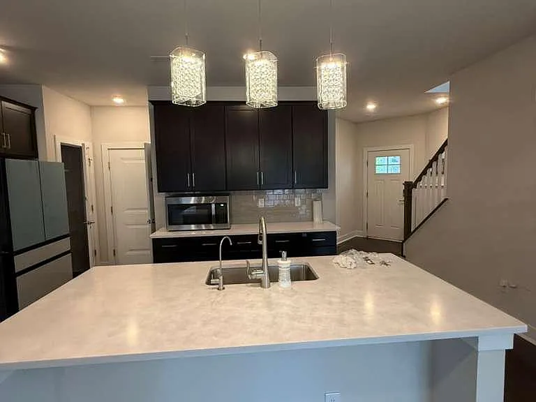 704 Peony Ln — Photo 46