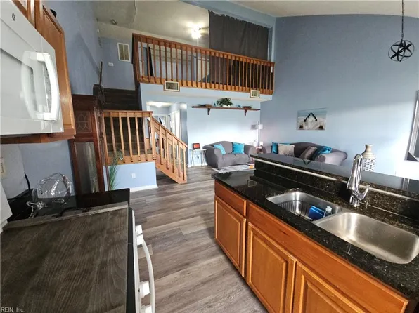 1775 Sword Dancer Dr, Virginia Beach, VA 23454