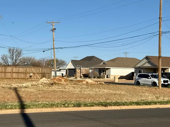 1005 N 20th St, Slaton, TX 79364