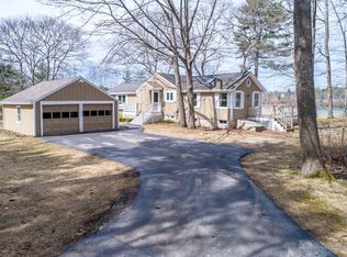 134 Maquoit Dr, Freeport, ME 04032