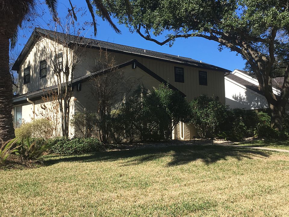 1st image of 803 Olney Oak Dr