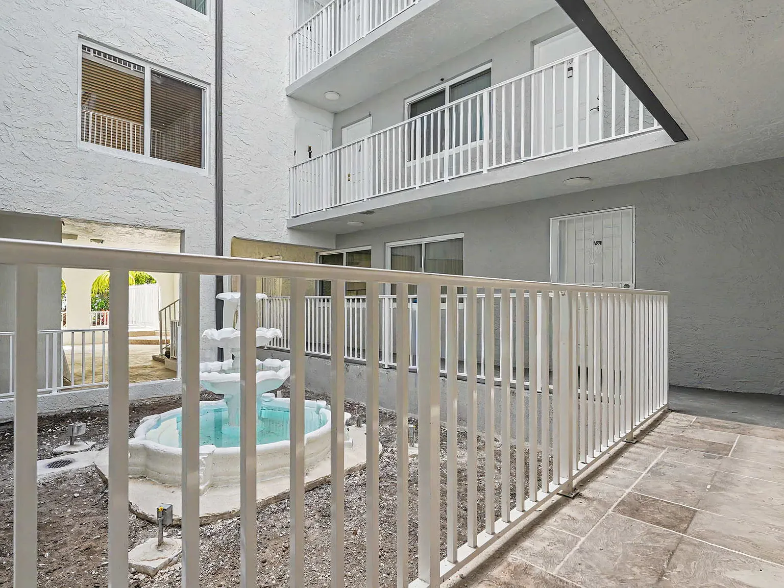 2 bed, 760 sqft, $2,250 — Photo 2