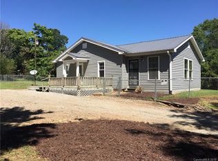 104 Cagle Rd, East Flat Rock, NC 28726