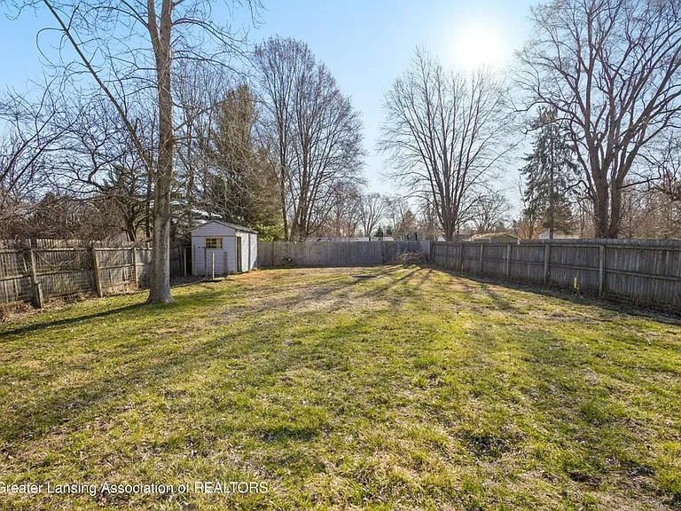 6174 Rutherford Ave — Photo 32