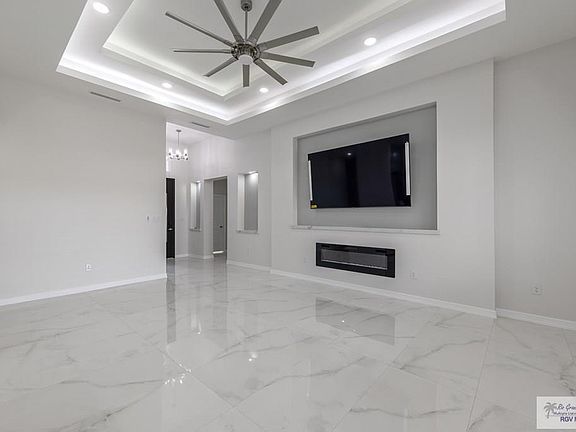 3rd image of 6901 Diamond Cove Dr