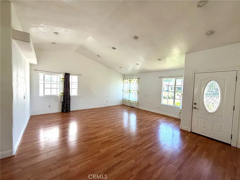 12286 Maxon Ln — Photo 4