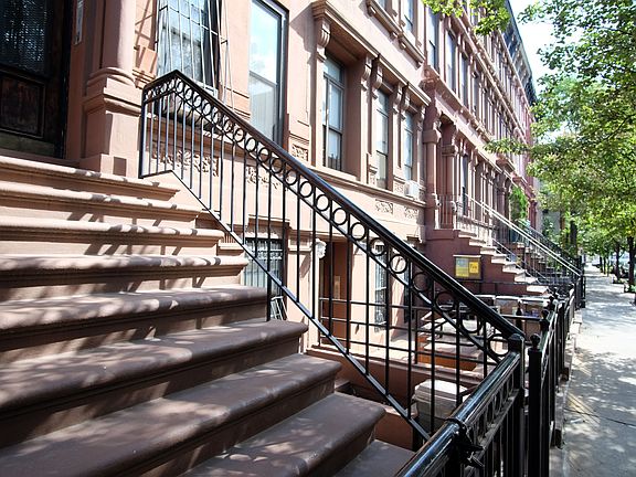 3rd image of 15 E 129th St #G