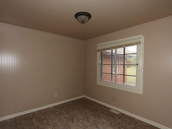 5th image of 2803 Holiday Dr SW