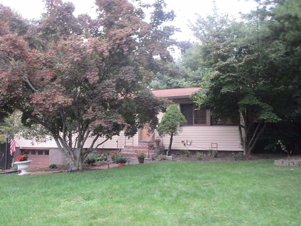 2nd image of 6 Wedgewood Dr