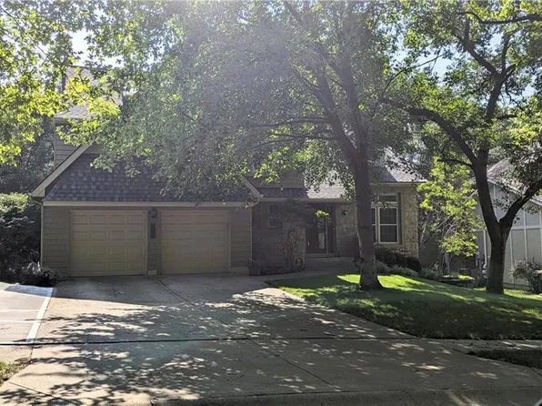 8209 Acuff Ln, Lenexa, KS 66215