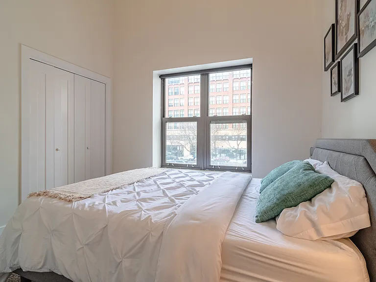 2112 S Michigan Ave #6 — Photo 7