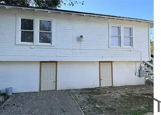 136 Glendale St #2