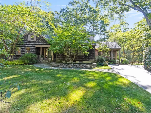 26 Oakhurst Road, Cape Elizabeth, ME 04107