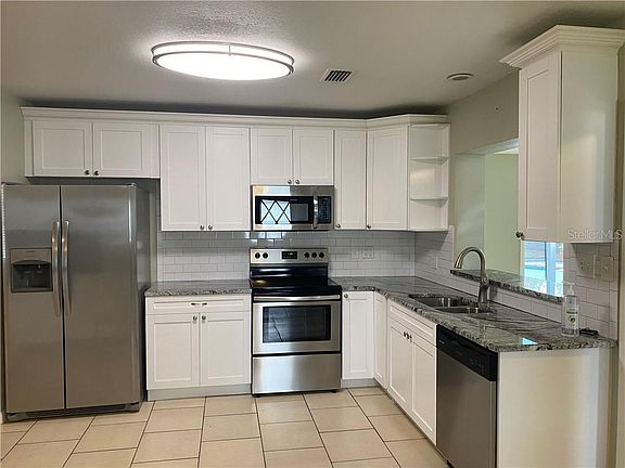 5th image of 813 W Bougainvillea Ave
