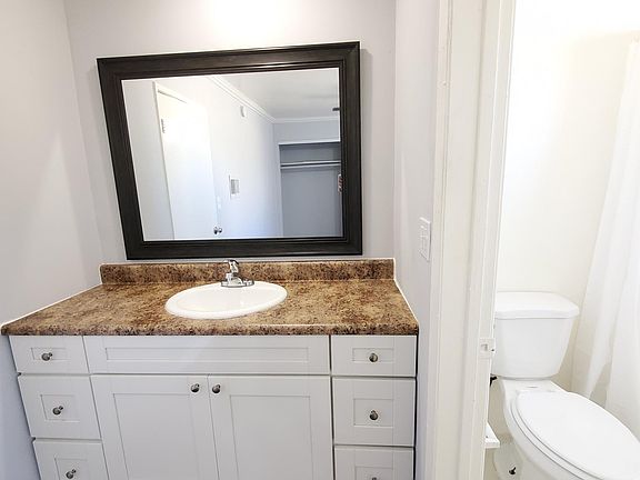 2nd image of 1421 N Mansfield Ave APT 6