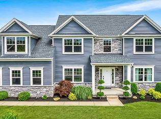 1019 Autumn Woods Dr, Coraopolis, PA 15108