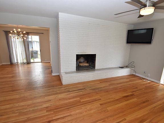 4th image of 1026 Clermont Dr